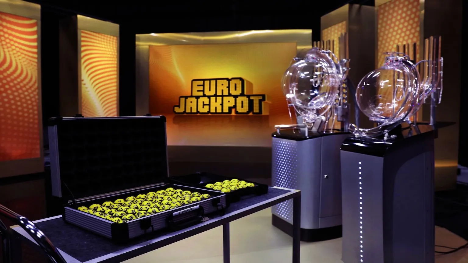 Eurojackpotin 120 miljoonan euron maksimipottia kuvaava uutiskuva